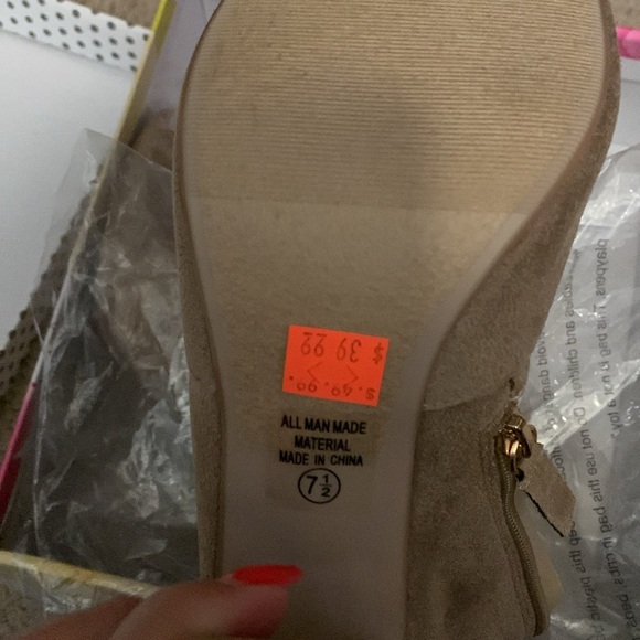 Booties - Picture 4 of 4